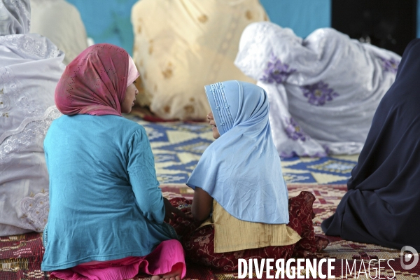 ISLAM - MOSQUÉE - Femmes Enfants