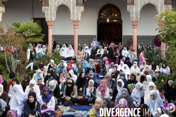 ISLAM - MOSQUÉE - Femmes Enfants