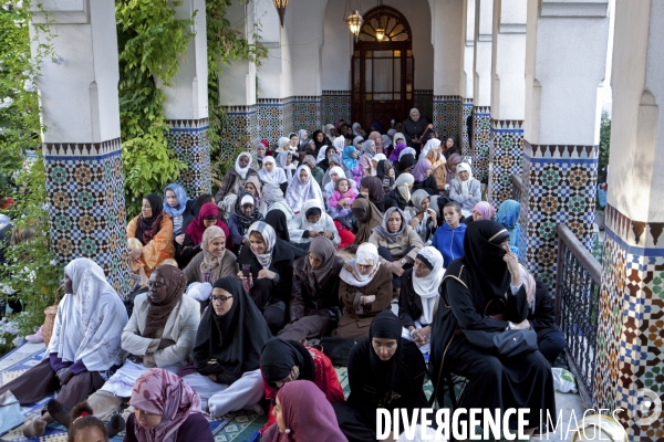 ISLAM - MOSQUÉE - Femmes Enfants