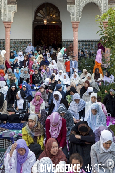 ISLAM - MOSQUÉE - Femmes Enfants