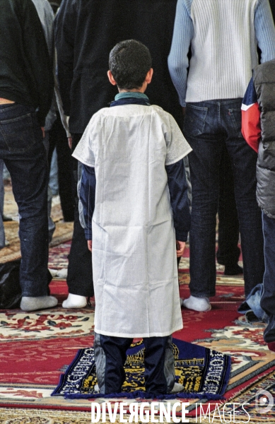 ISLAM - MOSQUÉE - Femmes Enfants