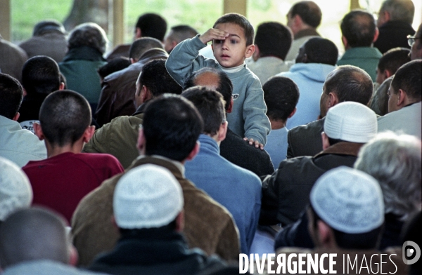 ISLAM - MOSQUÉE - Femmes Enfants