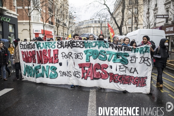 Manifestation  l université et la recherche s arrêtent 