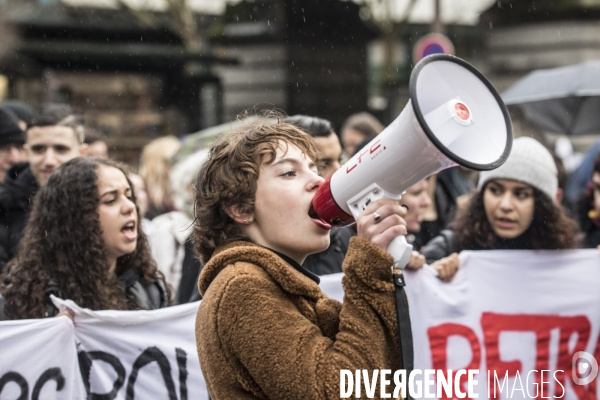 Manifestation  l université et la recherche s arrêtent 