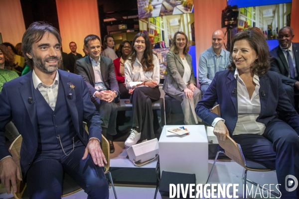 Débat entre les candidats aux élections municipales à Paris sur le plateau de LCI