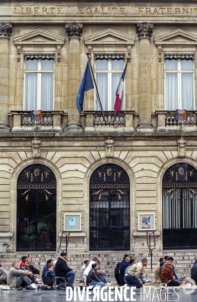 Prière du vendredi organisée sur le parvis de la Mairie de Clichy-la-Garenne