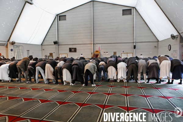 Mosquée dans un gymnase à Pantin