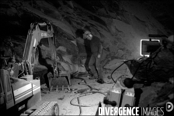 Mines artisanales de la Vallée des Ardoisières à Morzine. Mars 2009.