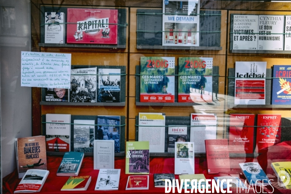 Coronavirus à Paris : commerces fermés et parisiens dans la rue...