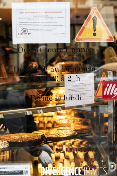 Un dimanche à Paris sous la pression du Covid-19