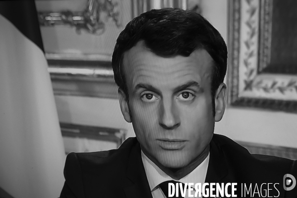 Ç Nous sommes en guerre éÊAllocution télévisée d Emmanuel Macron. Ê ÒWe are at warÓ TV address by Emmanuel Macron.