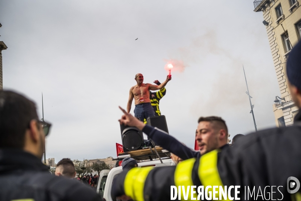 Manif contre le 49.3