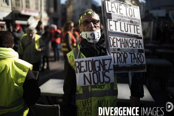 Manif contre le 49.3