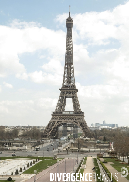 Coronavirus la tour eiffel fermee