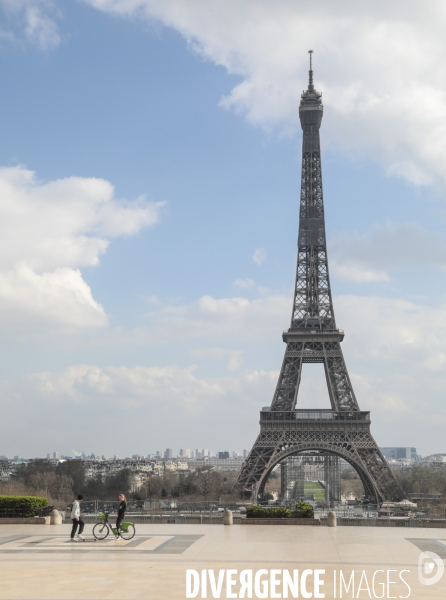 Coronavirus la tour eiffel fermee