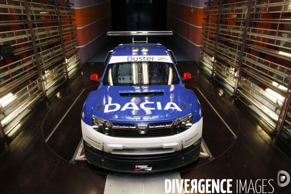 Duster DACIA en préparation pour la course de Pike s Peak, au USA.
