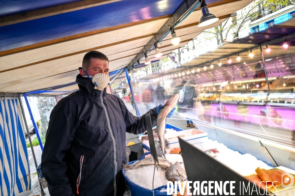 Marché Edgar Quinet. Epidémie de Coronavirus, 5ème jour de confinement