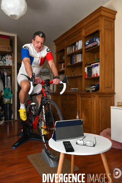 Marco dans la montée du Ventoux. Confinement 8ème jour.