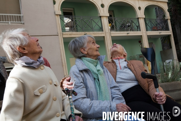 Quotidien, activités et vie sociale à la maison de retraitre Jeanne Calment à Arles.