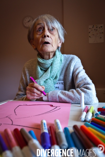 Quotidien, activités et vie sociale à la maison de retraitre Jeanne Calment à Arles.