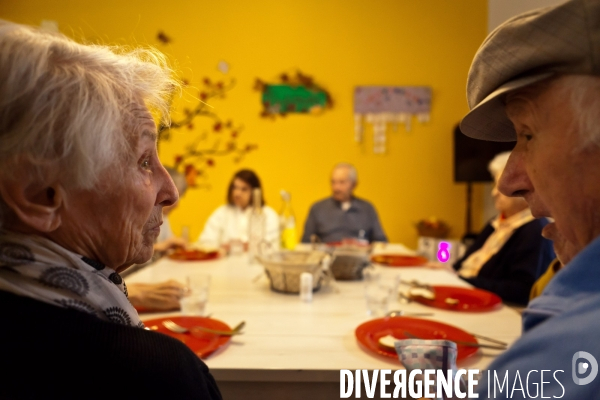 Quotidien, activités et vie sociale à la maison de retraitre Jeanne Calment à Arles.