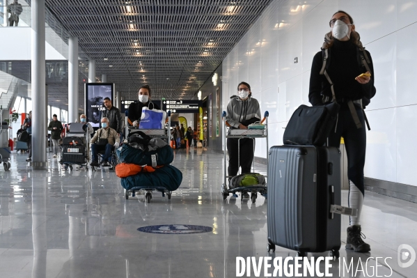 Aéroport d Orly. Confinement, 13ème jour. Epidémie du Coronavirus.