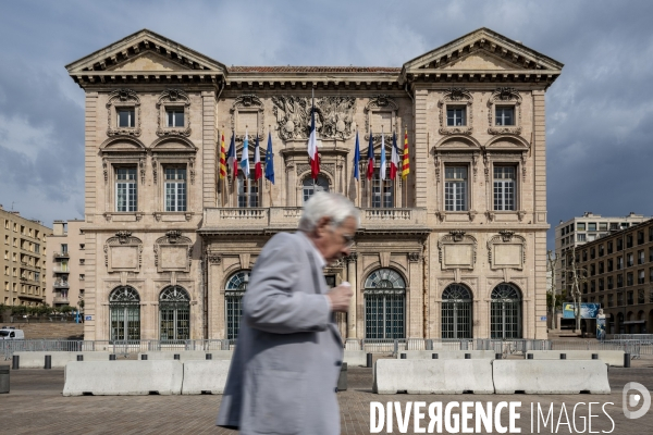 La mairie de Marseille sous confinement