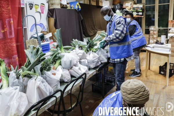 Coronavirus, distribution alimentaire du SECOURS POPULAIRE