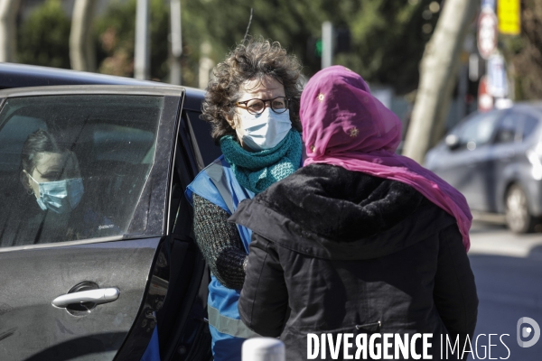 Coronavirus, distribution alimentaire du SECOURS POPULAIRE