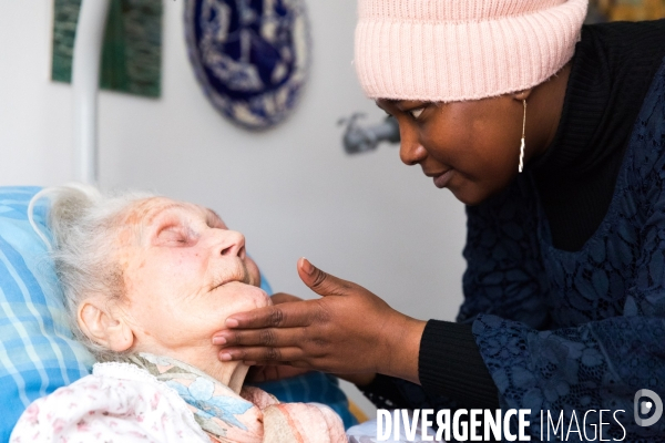 Auxiliaire de vie: une aide de vie précieuse pour les seniors