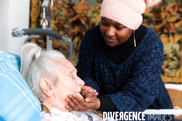 Auxiliaire de vie: une aide de vie précieuse pour les seniors