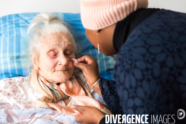 Auxiliaire de vie: une aide de vie précieuse pour les seniors
