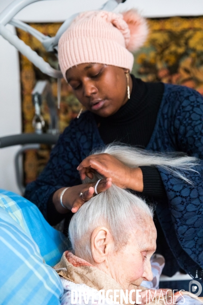 Auxiliaire de vie: une aide de vie précieuse pour les seniors