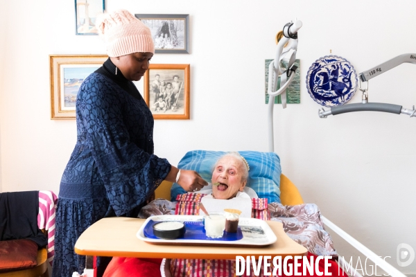 Auxiliaire de vie: une aide de vie précieuse pour les seniors