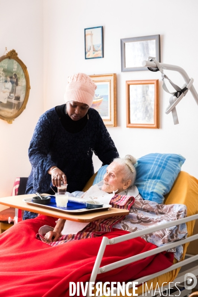 Auxiliaire de vie: une aide de vie précieuse pour les seniors