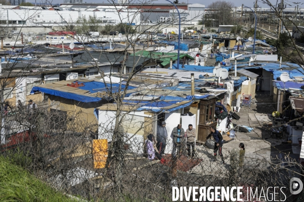 CORONAVIRUS - camp de Roms à Bobigny