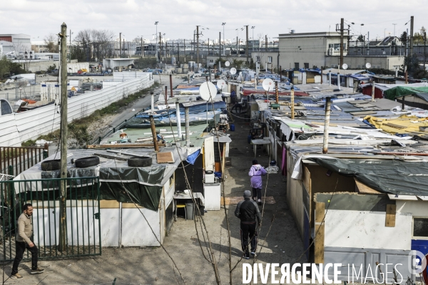 CORONAVIRUS - camp de Roms à Bobigny