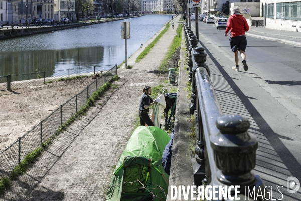 CORONAVIRUS - Un sans abris Canal de l Ourcq