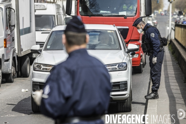 CORONAVIRUS - Contrôle policier en Banlieue