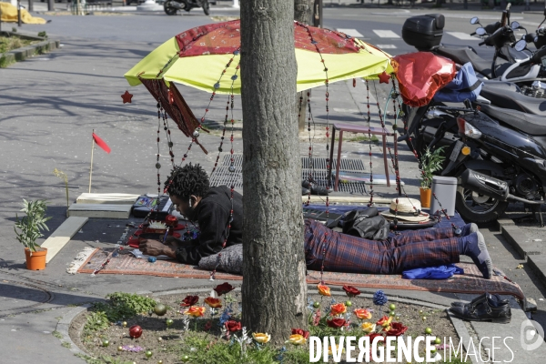 CORONAVIRUS - un sans-abri devant la gare de l Est