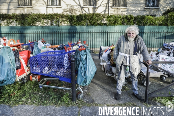 CORONAVIRUS - un sans-abri dans les beaux quartiers