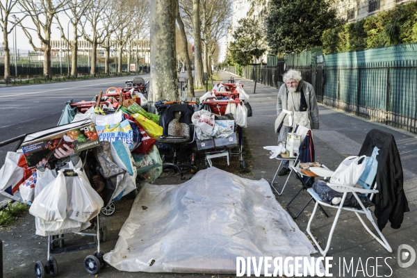 CORONAVIRUS - un sans-abri dans les beaux quartiers