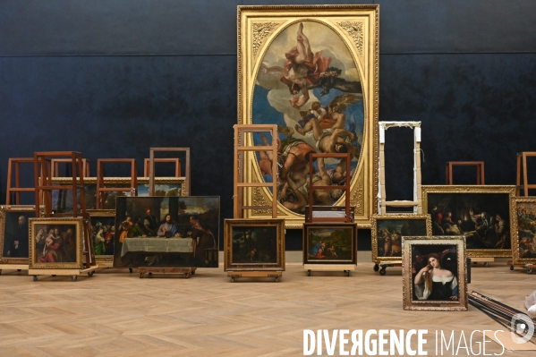 Musée du Louvre. Accrochage de la peinture vénitienne dans la galerie des Etats.