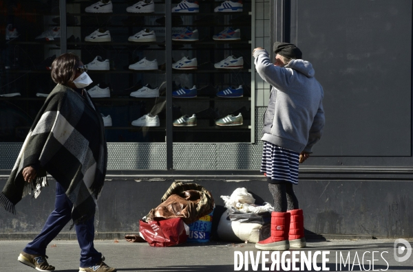 Les parisiens en sortie pendant le confinement Covid-19. The Covid-19 Coronavirus.