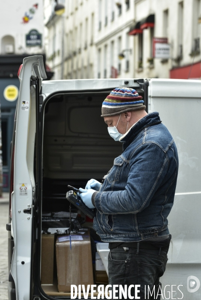 Travailleurs pendant le confinement Covid-19. The Covid-19 Coronavirus pandemic.