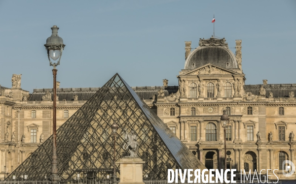 Confinement : quartier du louvre un samedi ensoleille