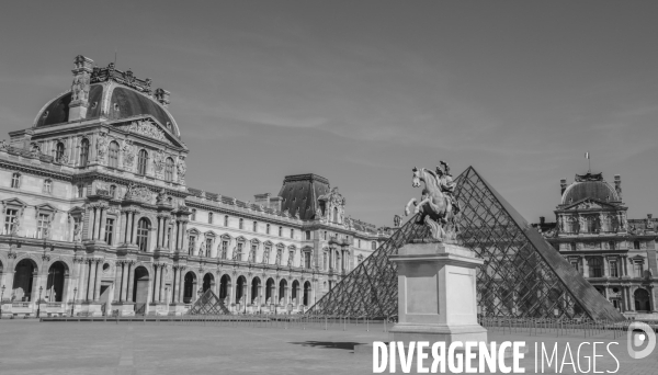 Confinement : quartier du louvre un samedi ensoleille