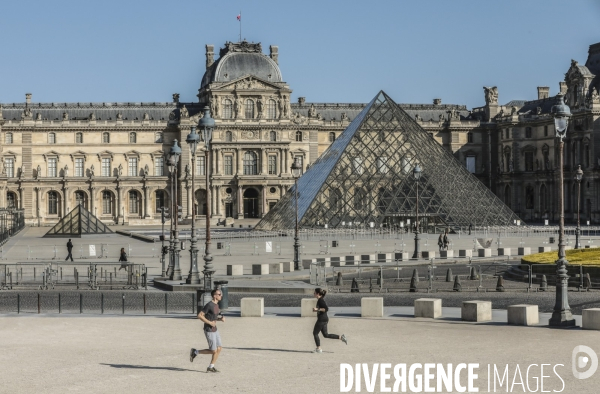 Confinement : quartier du louvre un samedi ensoleille