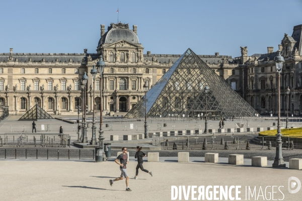 Confinement : quartier du louvre un samedi ensoleille