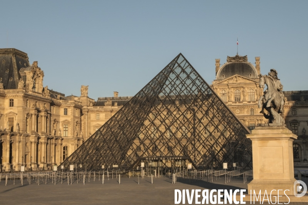 Confinement : quartier du louvre un samedi ensoleille